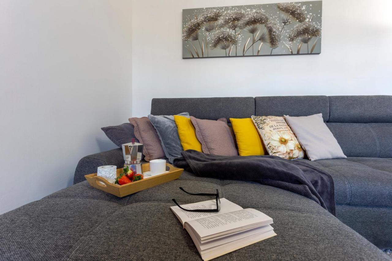 Apartman Lema Pula Exterior foto